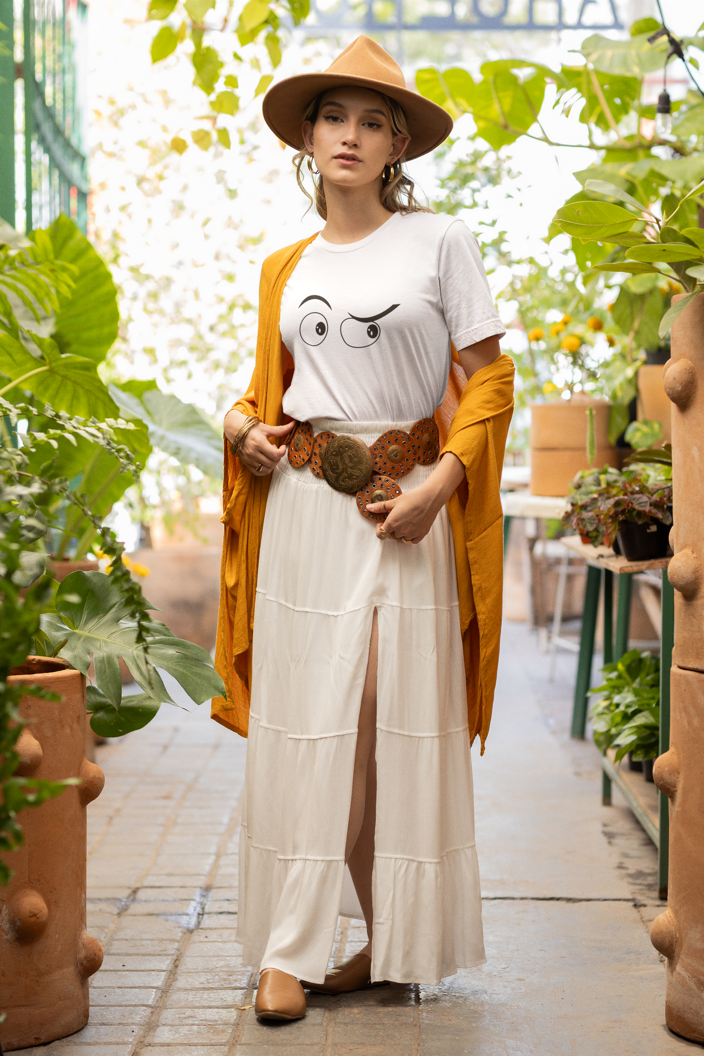 Spirit Guides Side-Eye Trendy Aesthetic Graphic Tee – Soft Oversized Unisex Rihanna T-Shirt